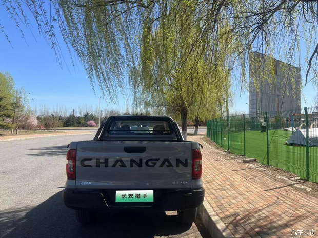 全球首款超级增程皮卡可以称得上是“移动的发电机”(图4)