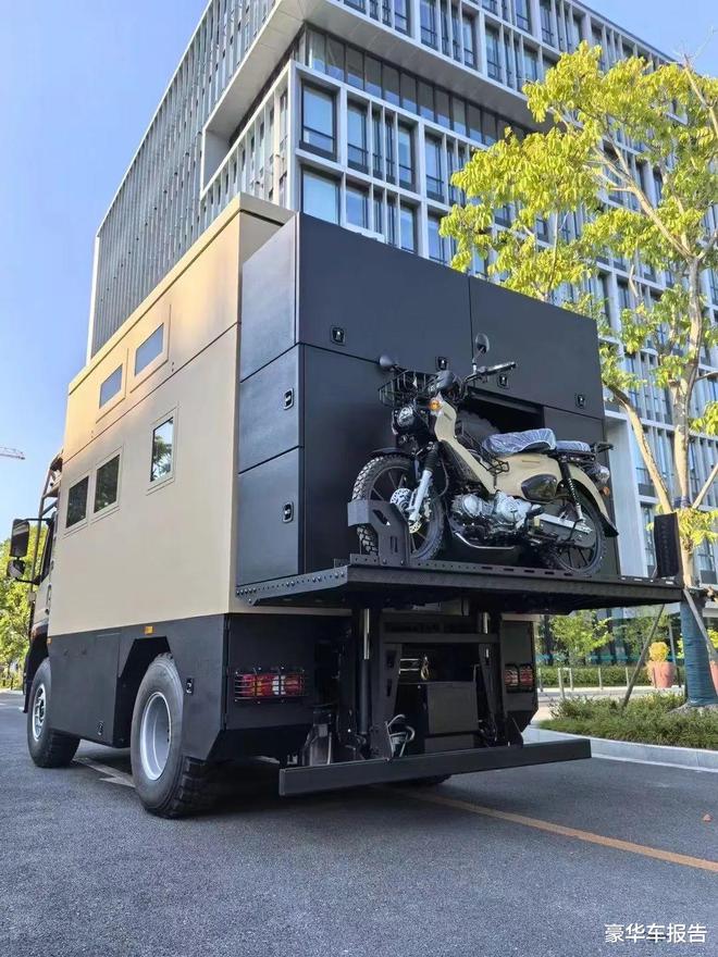 买车送楼房？奢华越野房车—观山海来啦！(图2)